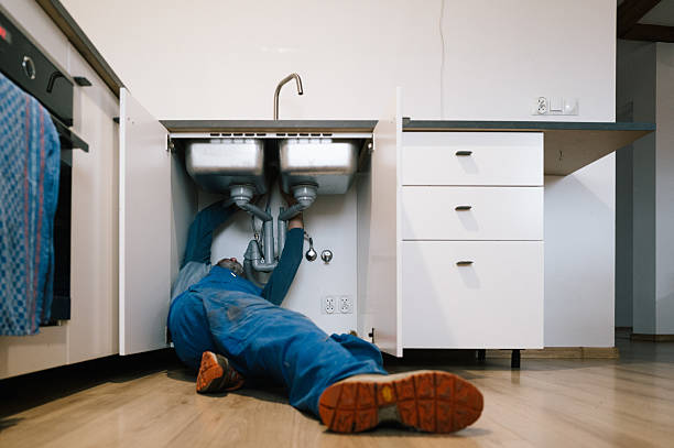 Professional Emergency Plumber technician working in Alpha, NJ